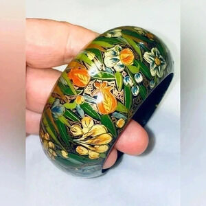 🌸Vintage wooden bracelet,  hand painted 🌸